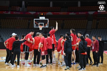 中国女篮世预赛最后一练，王治郅到场观看&amp;amp;全队精神饱满