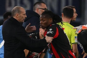 开云官网-莱昂不满被换下！离场时不断抱怨，还推开阿莱格里